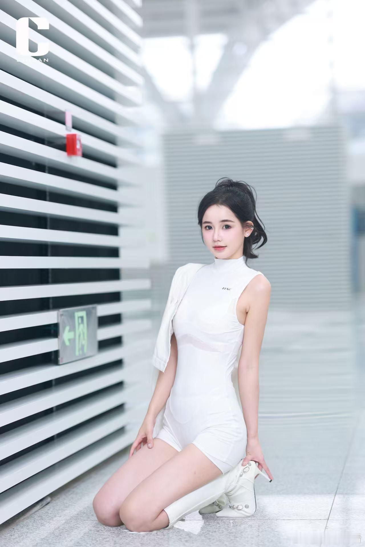 好看的小姐姐摄影师作品抄送