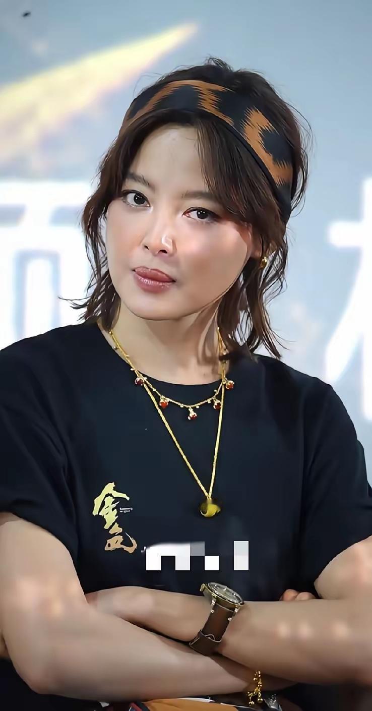辛芷蕾的嘴唇一直都被受争议，有人说她的嘴唇是后天医美的。也有人说她的嘴唇是天生的
