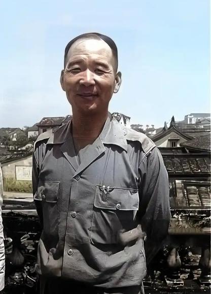 1953年7月15日21时，在金门岛上侥幸占了便宜而获“大捷”的胡琏，再次率领“