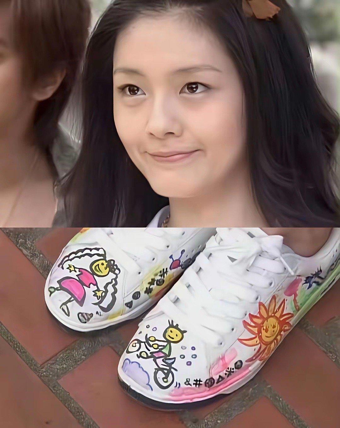 大S当年脚趾戴戒指真得绝了，她的各种小细节当年都有人想要模仿