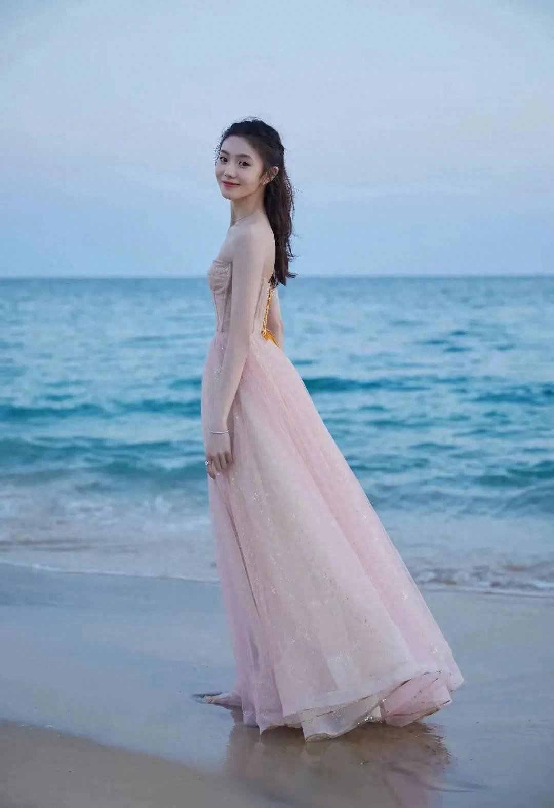 刘浩存，海边写真，太美了