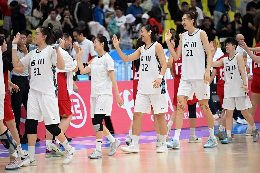 今天全运会最热门赛事中必有女篮决赛！我不知道刷关注本场比赛的网友是怎么想的，