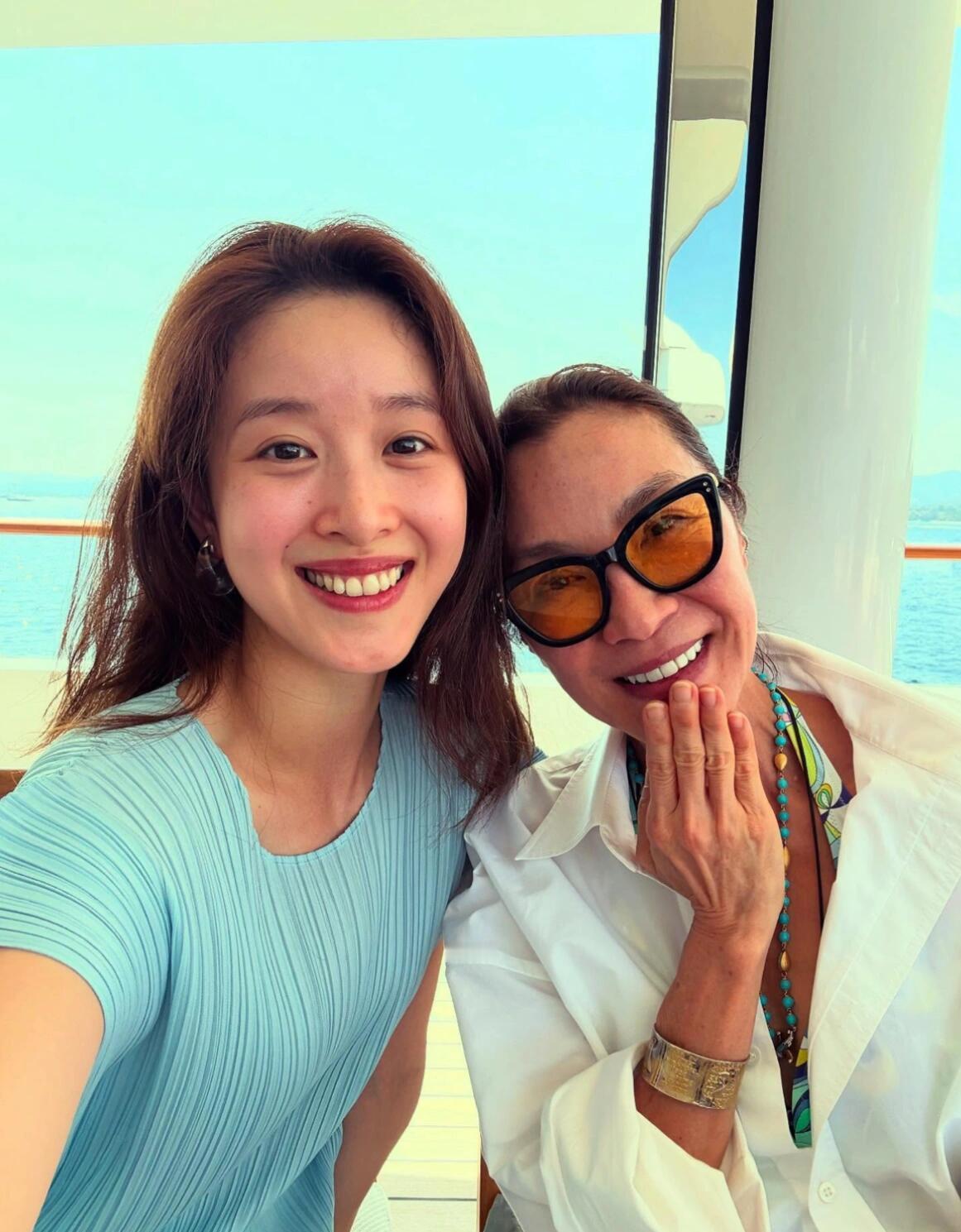章泽天ins更新和杨紫琼的合照两个人都好美​​​