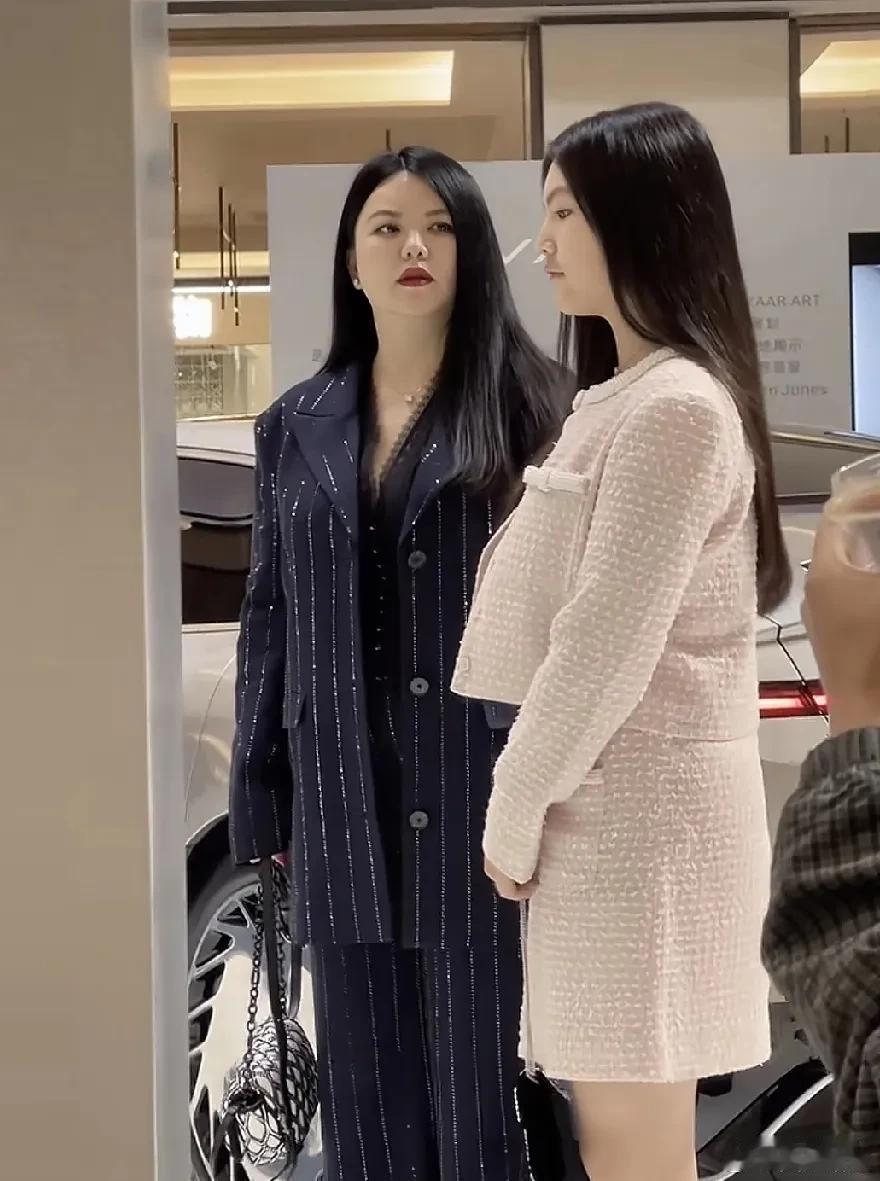 李湘和女儿，这有点难评…​