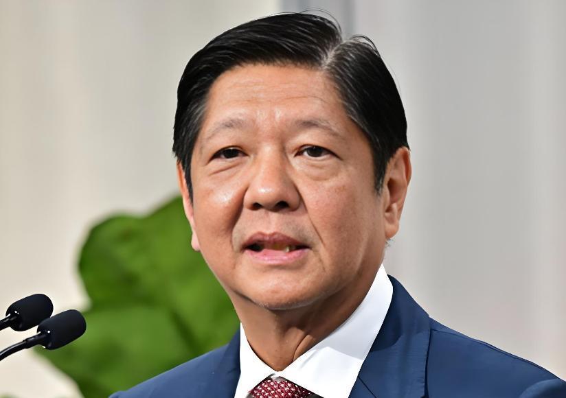 自从中国停止进口菲律宾香蕉，菲律宾香蕉协会的负责人愤怒地表示：“中国断了30万蕉