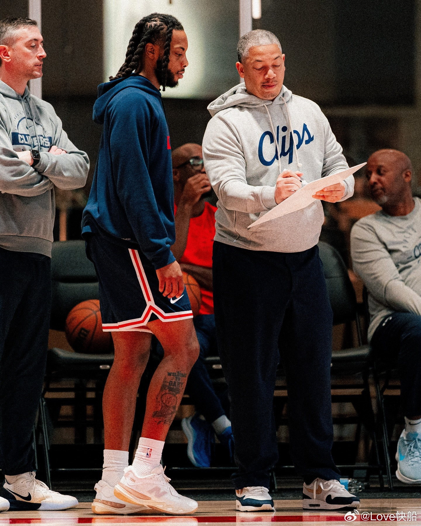 泰伦卢在今天的采访中谈到达里厄斯-加兰的进攻选择：“他最近只是没投进而已。但我觉