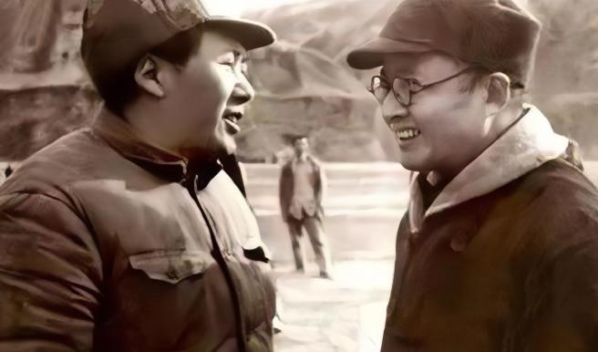 陈云晚年曾回忆，当年遵义会议上，公开反对毛主席主张的有两人。其中凯丰立场最为强硬