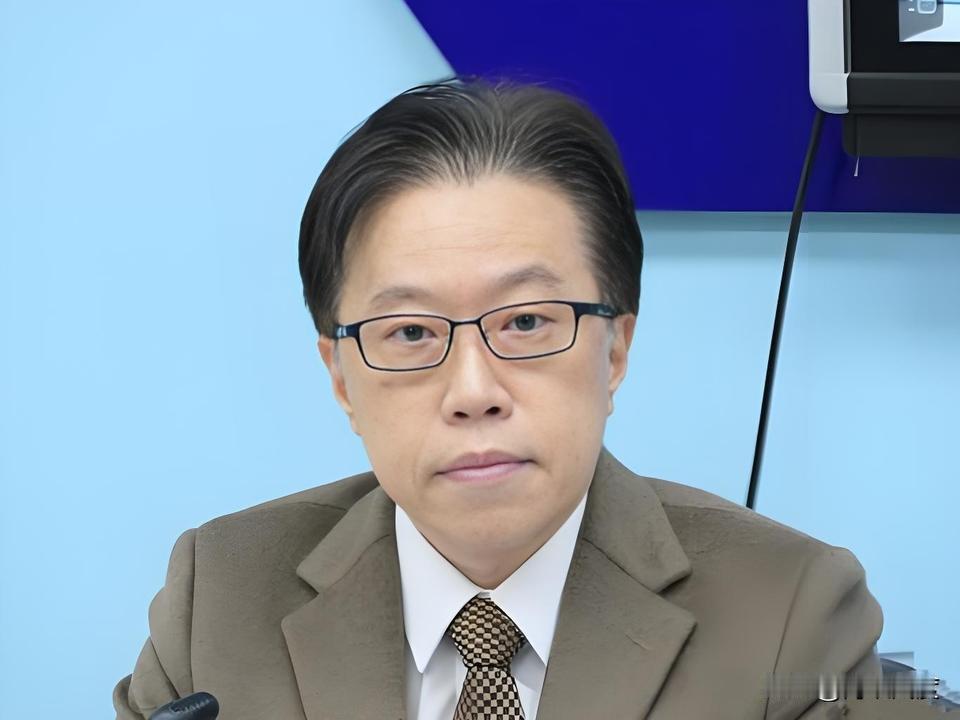 学者钮则勋再喊话郑丽文:在野情势非常危急，弹劾仅是一计自嗨的空包弹，除非能够在短