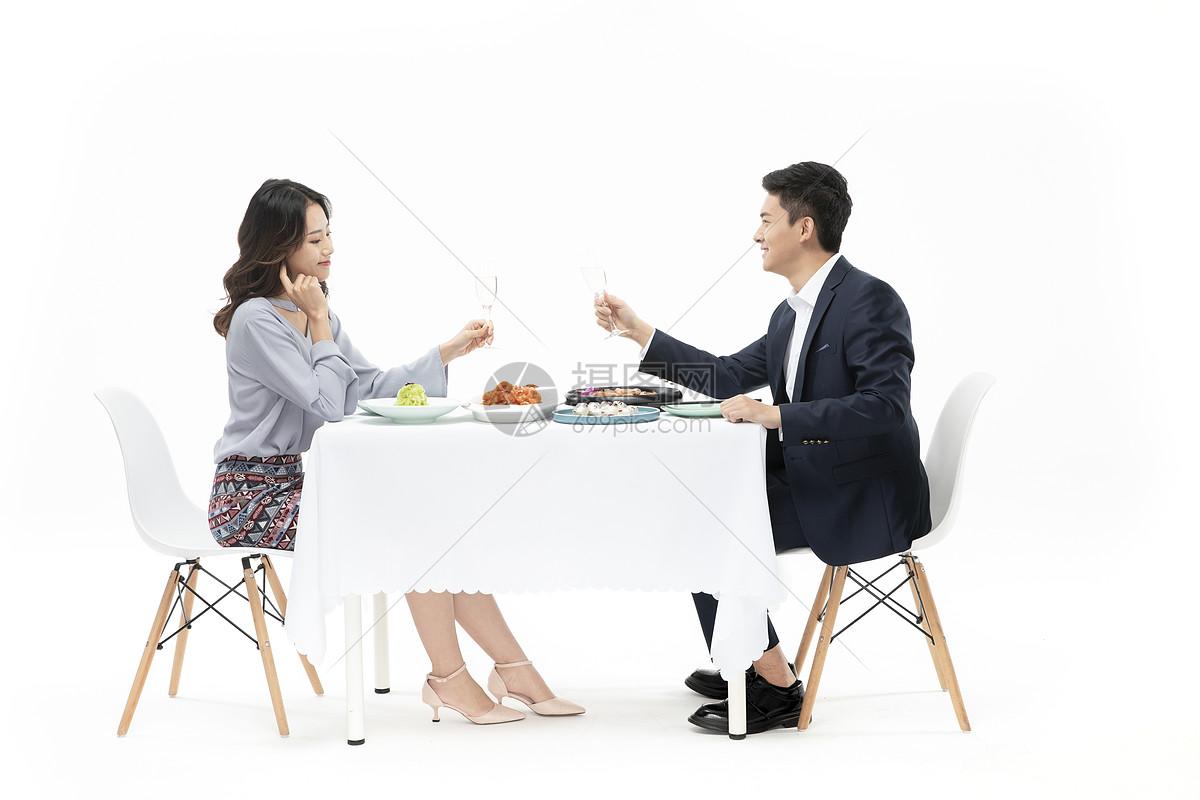 宁波男生拒绝高额彩礼惹众怒！28岁程序员小张相亲，姑娘坐下第一句话，你有房吗。他