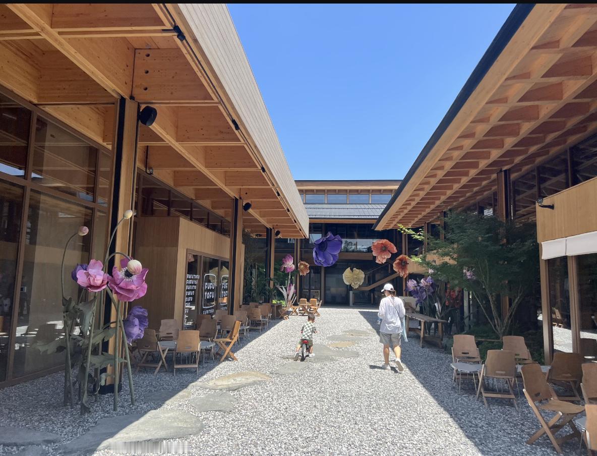 人到晚年，最大的遗憾，竟然是把精明用错了地方，小事揪着不放，大事却拎不