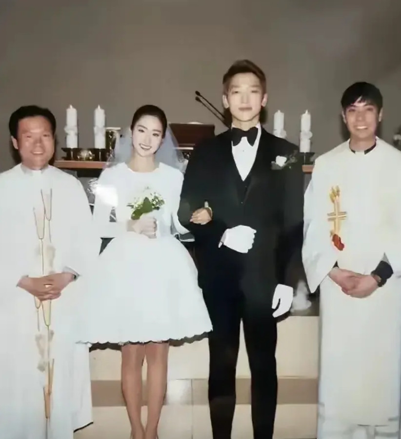 金泰熙好像是选错人了，怪不得她婚后有种难以言喻的沧桑感呢，原来她的丈夫是他呀。