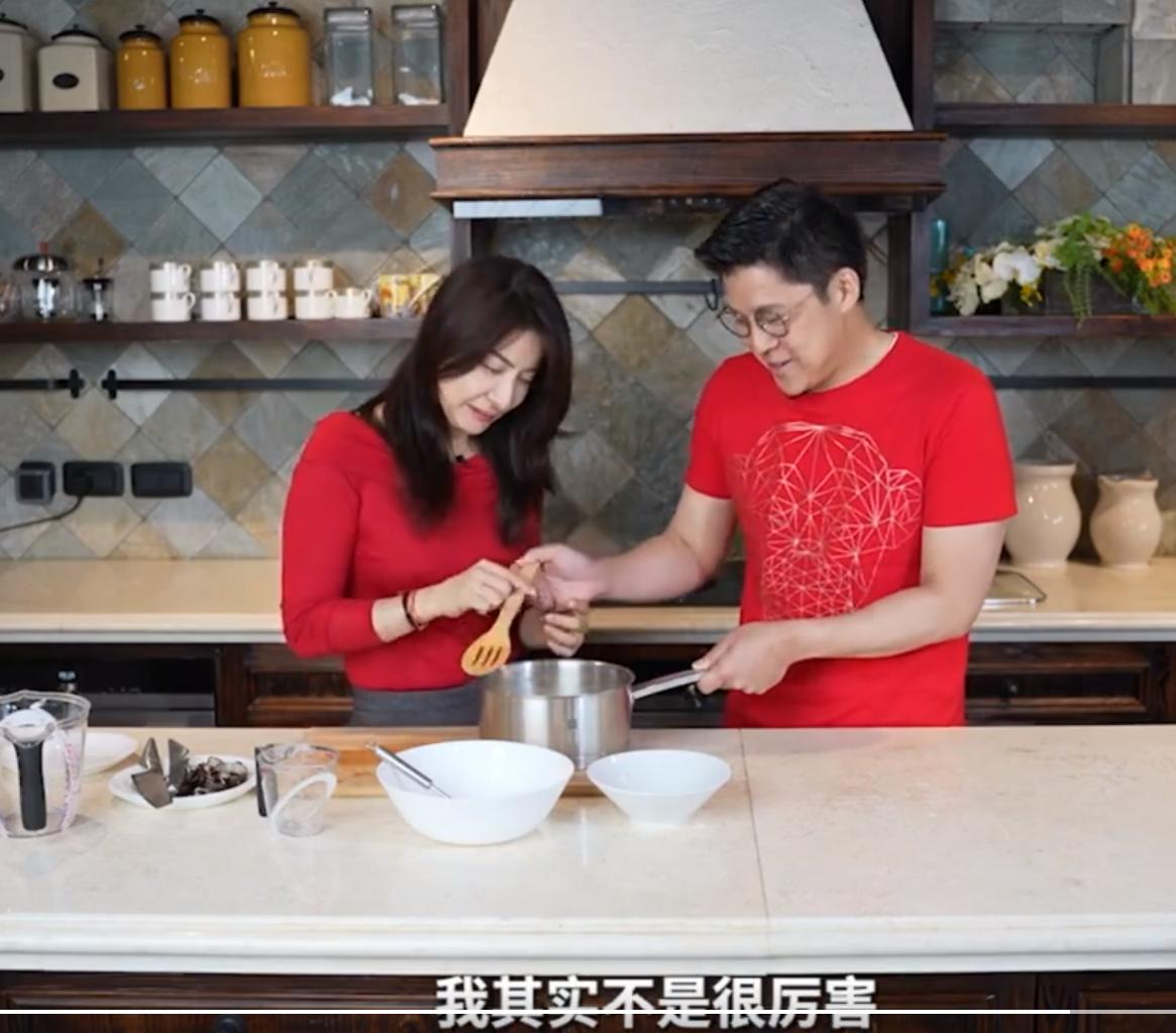 😩郭晶晶一声叹气，揭开千万家庭最不敢说的痛“今年我们最小的孩子进了小学，大