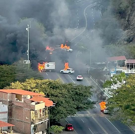 墨西哥全国大乱。我们这边春节到了尾声，明天就要开始上班。而墨西哥却突然全国大乱。