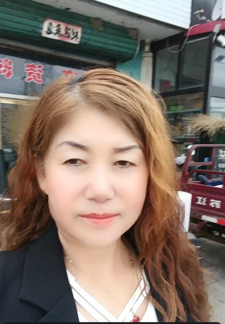 看着我的小眼神能不能勾走你的魂？咱眼睛是小了点但咱是个实在人特别是岁数大