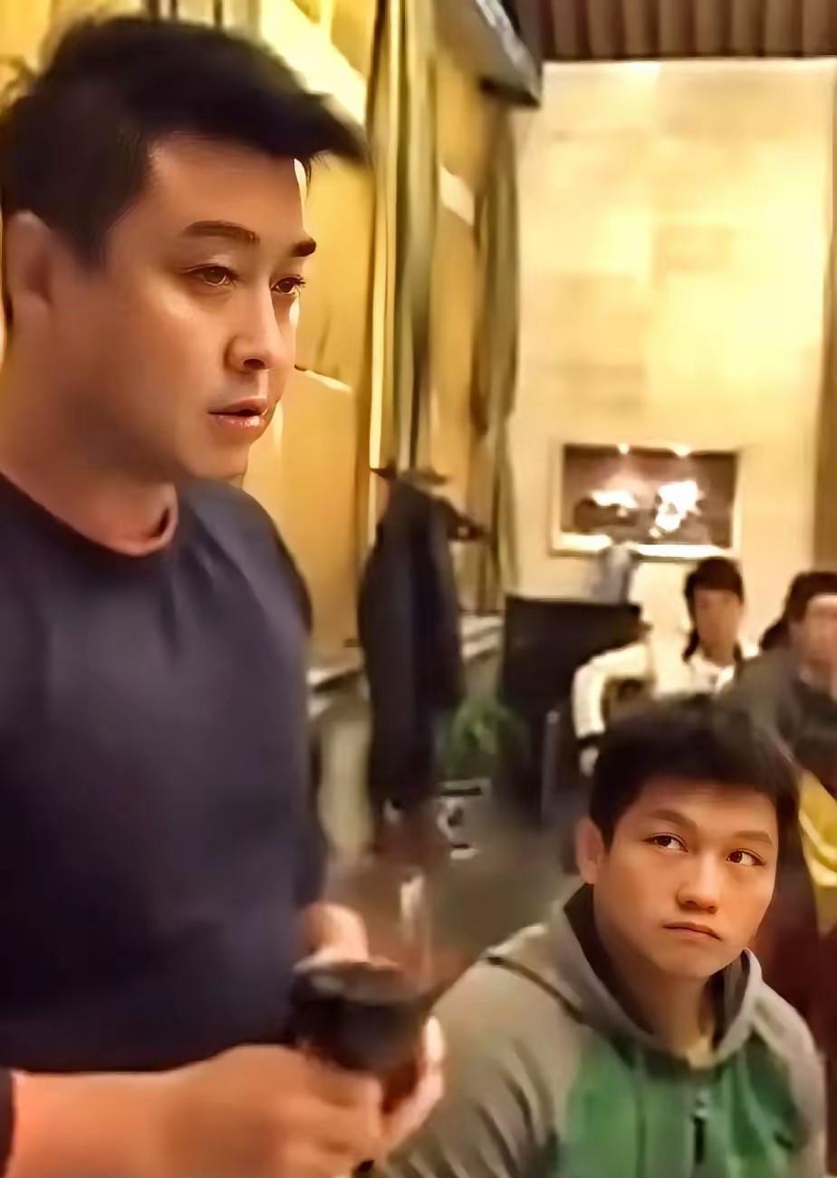 白告，还记得这张照片吗？你那么的顾全大局换来的永远是被拿捏。你的一切，被你的弟子
