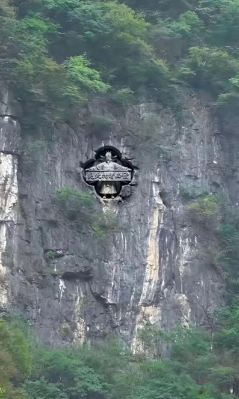 藏在石头里面的财运​​​有网友评论说：​1，财源广进、八方来财越来越好大