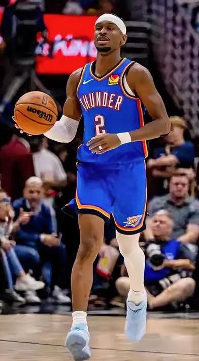 雷霆队真的是做梦都要笑醒了自己球队一骑绝尘不说号称豪华战船的快船还在帮雷霆