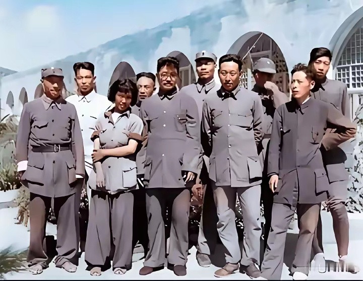 老照片1942年，贺老总与薛明在延安举行婚礼。历史人物​​​