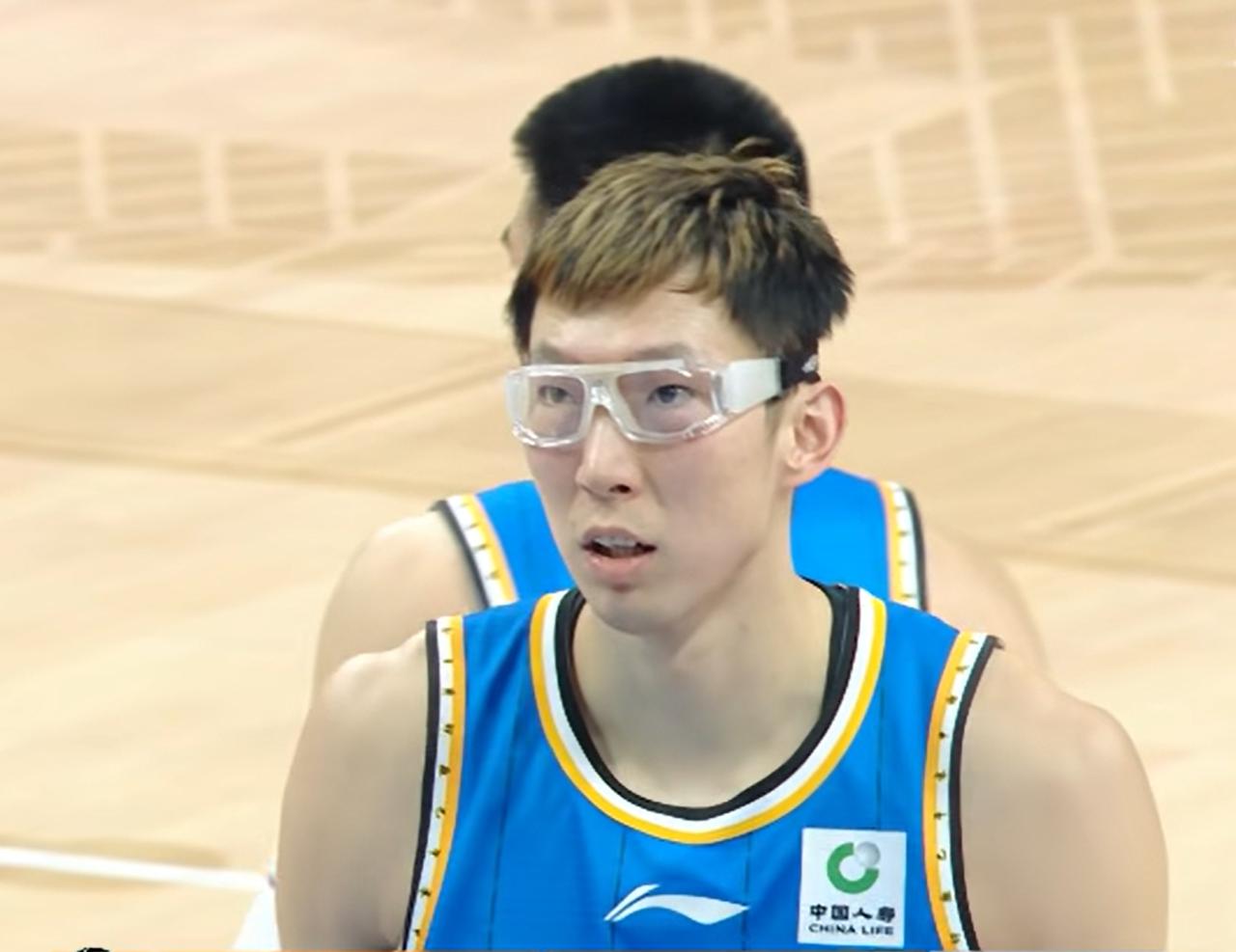 天赋高有什么用？罚球8中0+葬送赢球机会，名记：不如业余球员CBA常规赛第29