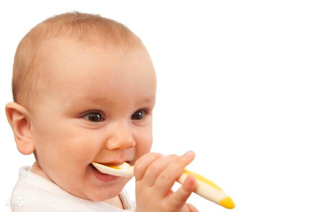 婴幼儿的自言自语, 是独立思考问题的开始, 不要去打断他