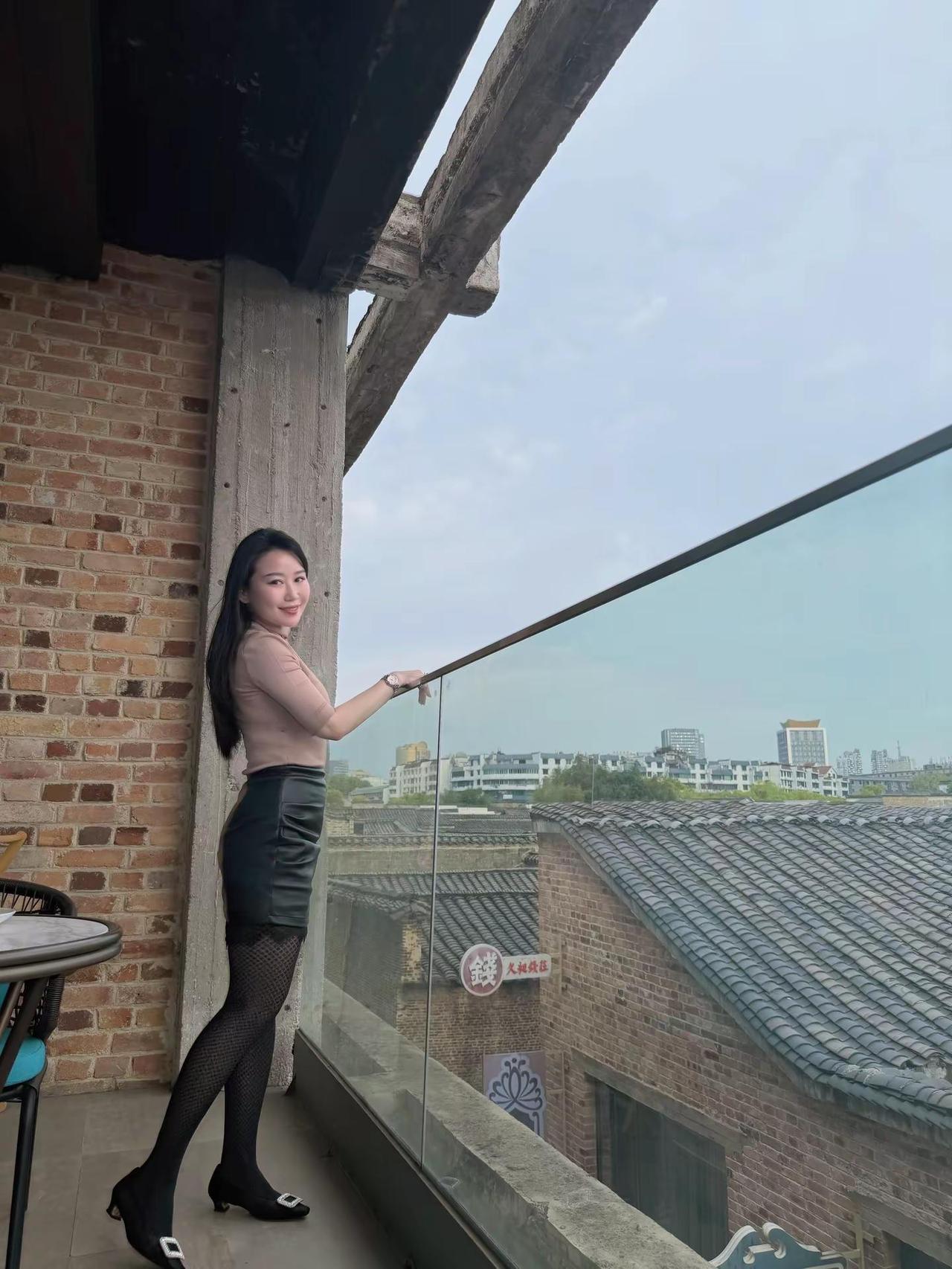 自洽而内求达观而内醒