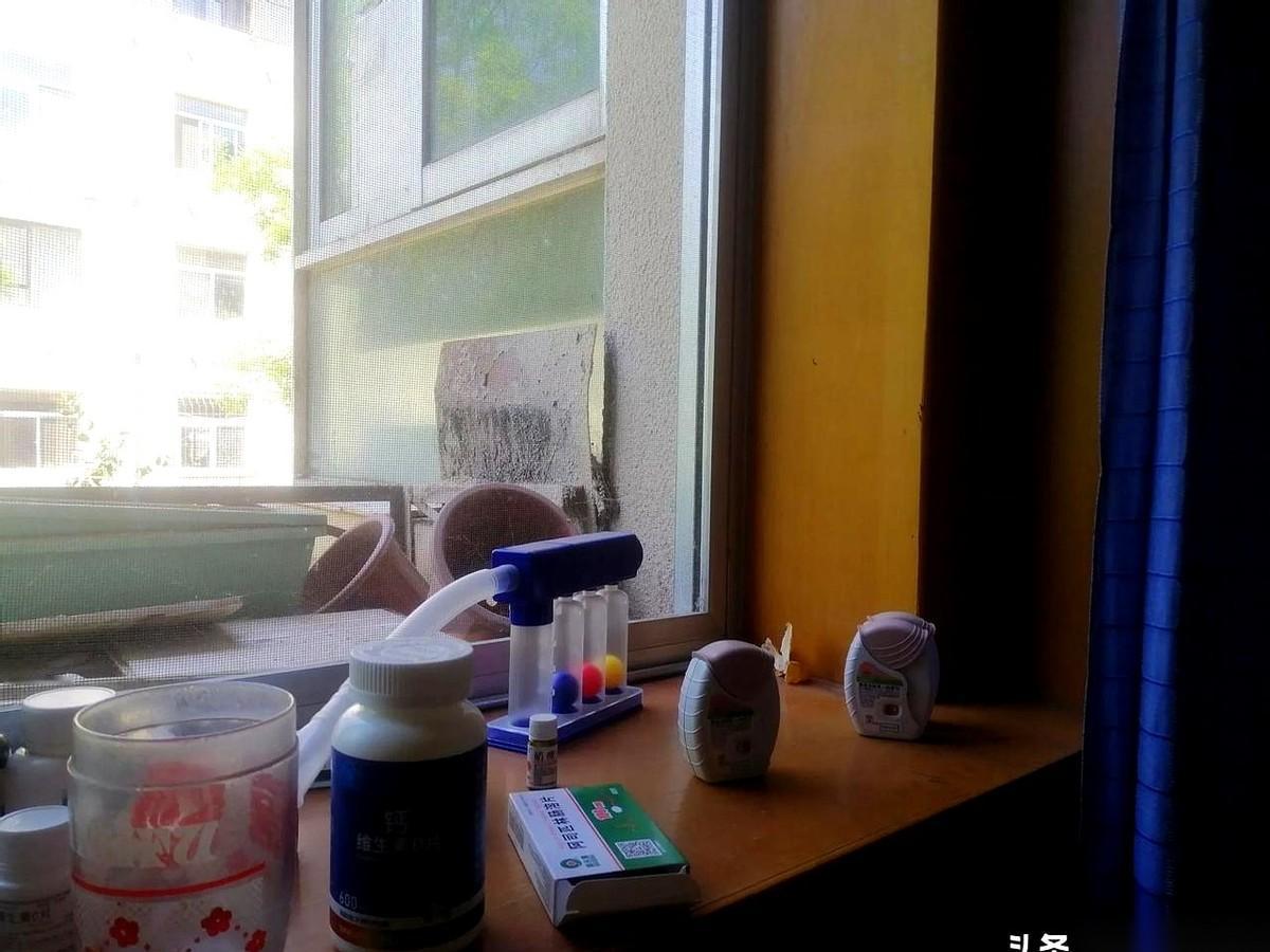 心脏又抽了一下。不是幻觉，是那种被猛地攥紧，再无力松开的疼。完了，不光是肺，