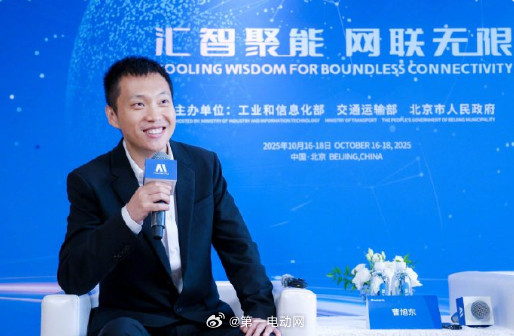 在智能驾驶竞争白热化的2025年，MomentaCEO曹旭东在一次对话中坦诚分
