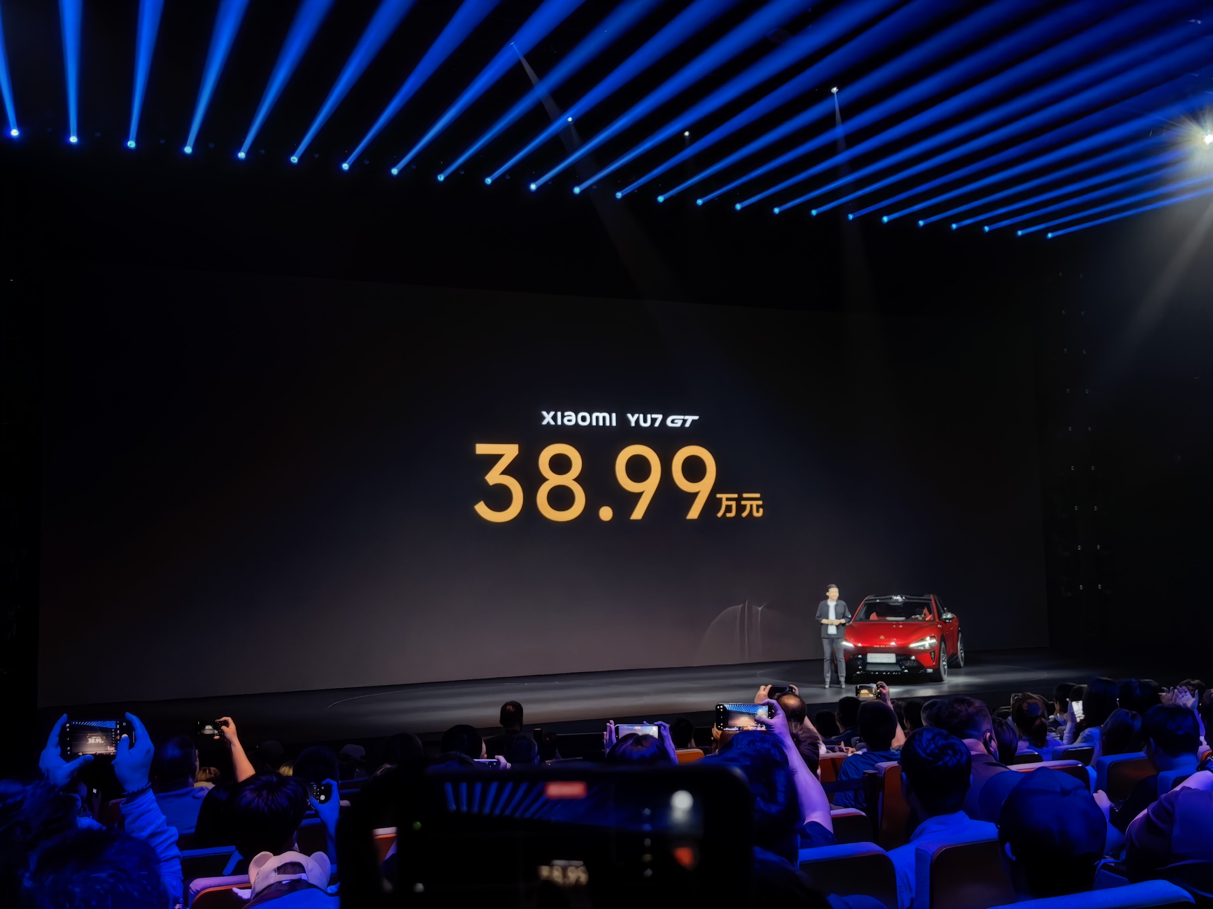 卧槽，雷总这波诚意很足，小米YU7GT售价38.99万元起，把所有选装都加上的