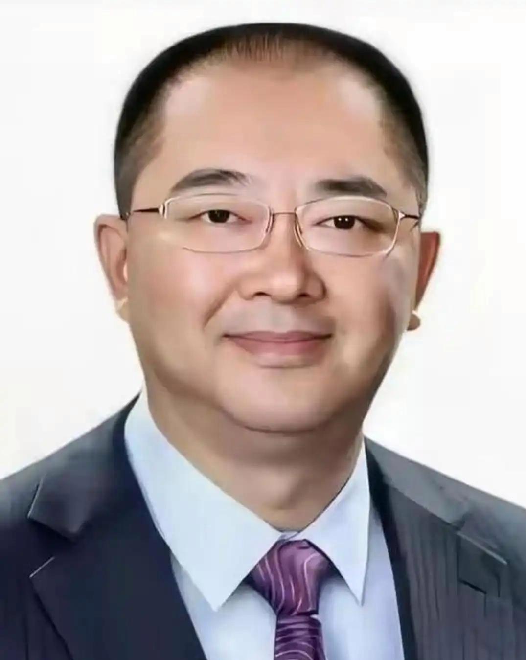 许家印进去之后，恒大的判决名单上密密麻麻57个人。我扫了好几遍，没看到夏海钧三个