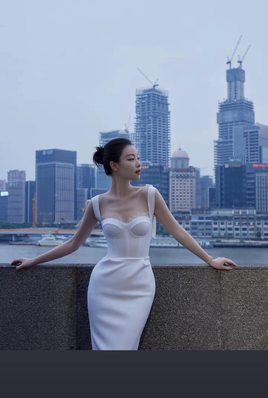 这样才对嘛这样才好看呀你喜欢这样的女人不倪妮就是这么胆大，毫无顾忌咱的感受