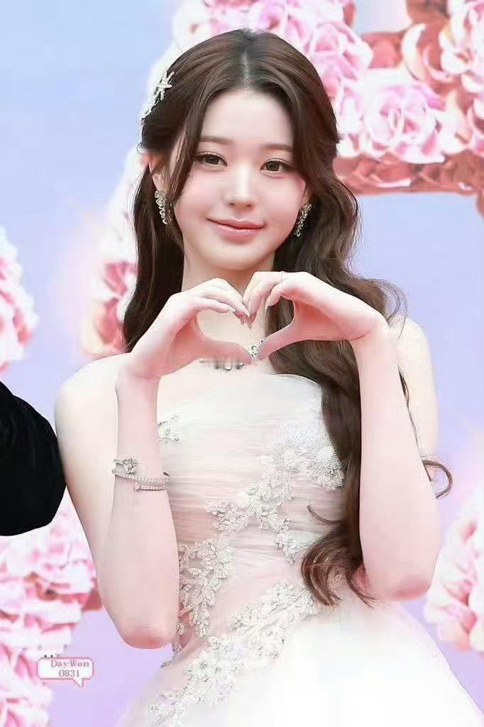 IU张元英韩娱2张权威的脸张元英你美！！完全女神降临！！