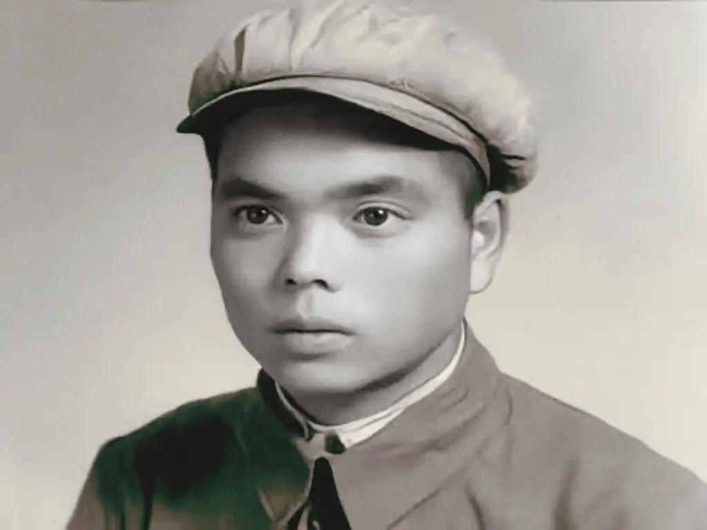 他是抗美援朝战场上最“不听话”的战士，也是让首长最头疼的兵，师长让他抓“舌头”，