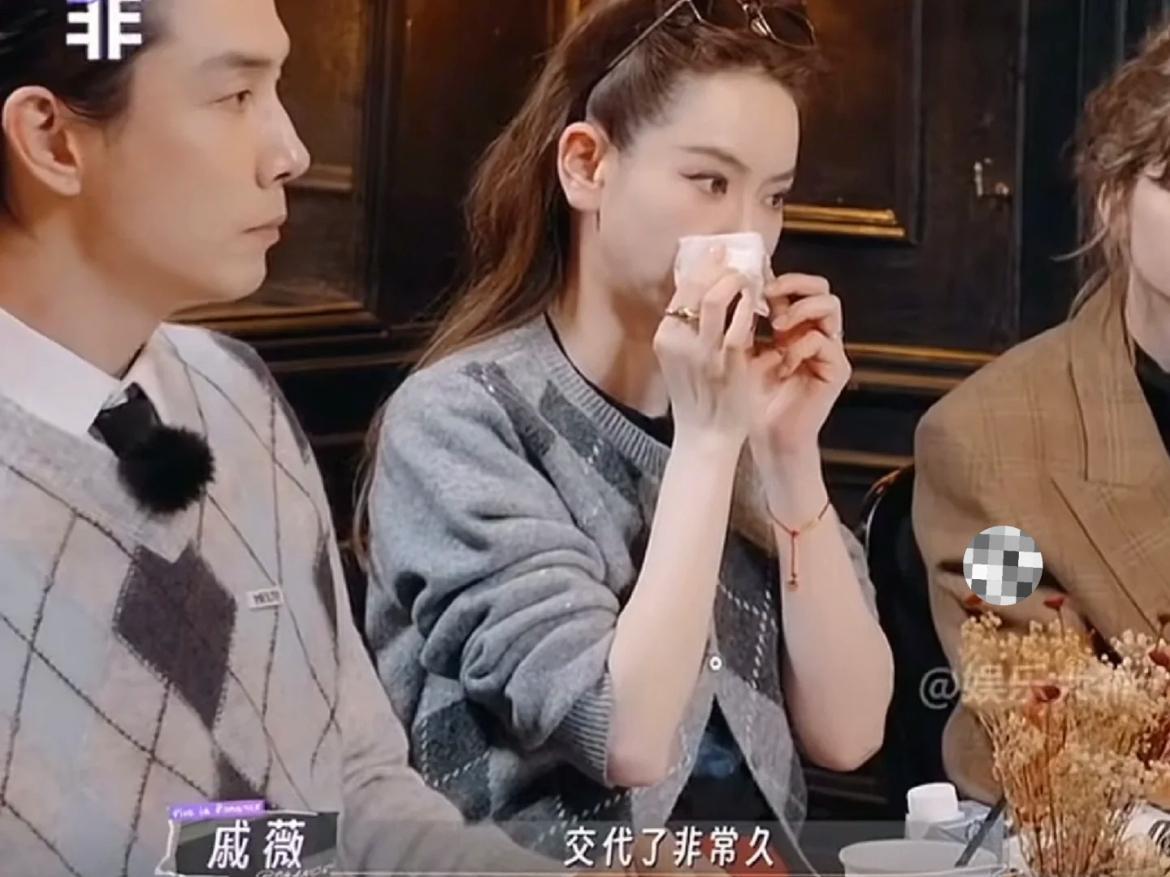 果然帅气体贴有才华的极品好男人都有丰富多彩的情史。李承铉对戚薇忠诚得跟狗一样，