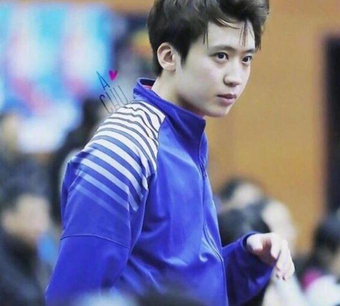 突然就不见了的郑荣植：从赛场焦点到悄然退场的乒乓孤勇者东京奥运会上，韩国男乒颗