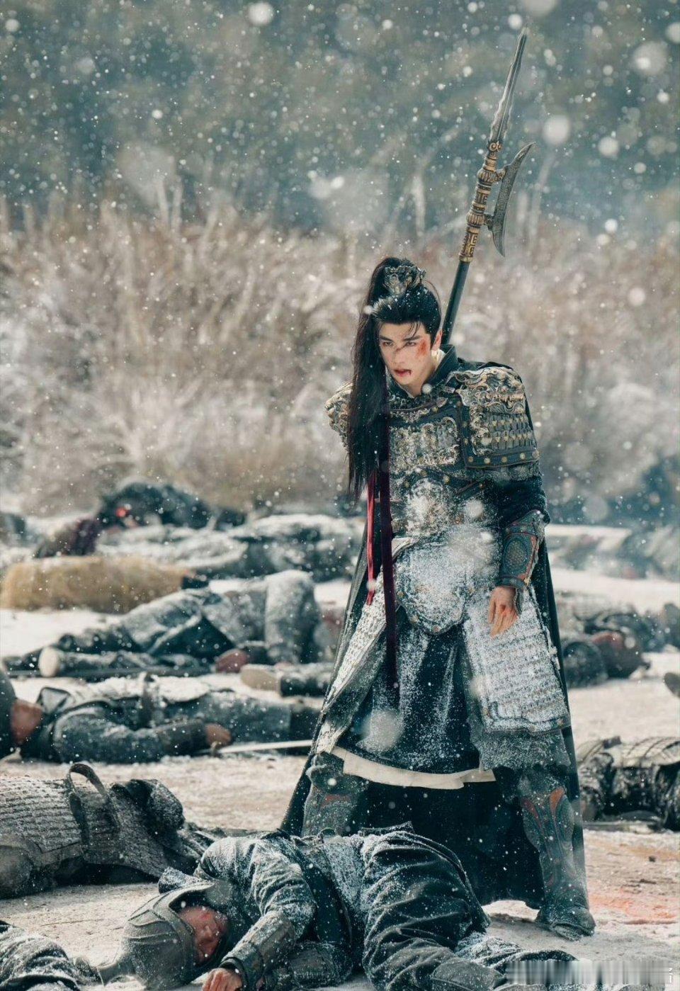 美强惨人设张凌赫VS王星越，战损妆谁赢了？