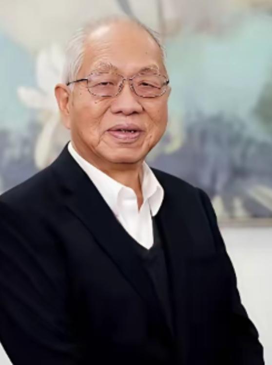 遮羞布终于被撕开了，美籍华裔数学家丘成桐曾直言：中国的数学水平落后美国足足80多