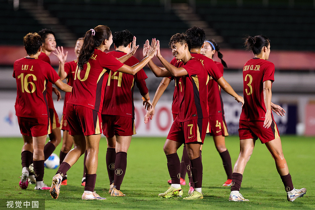 足球报: 中国女足小组赛以练兵为主, 邵子钦淘汰赛将归队