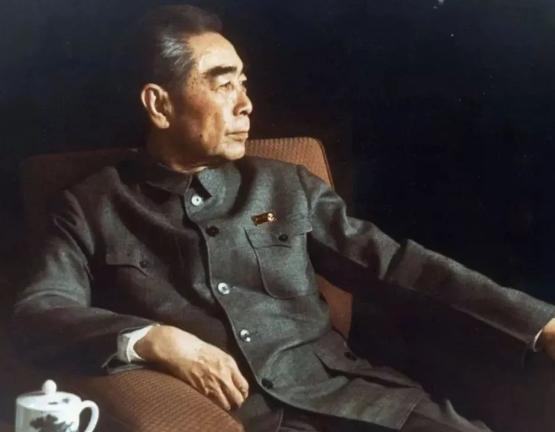 1961年，他开着卡车直冲冲地撞向周恩来，来不及闪躲的周恩来做了最坏的打算，就在