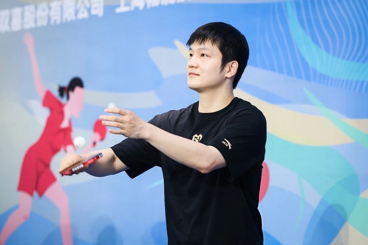 cr.【上海体育公众号】（7月4日下午14:00，又可以看到新鲜樊振东了！）“上