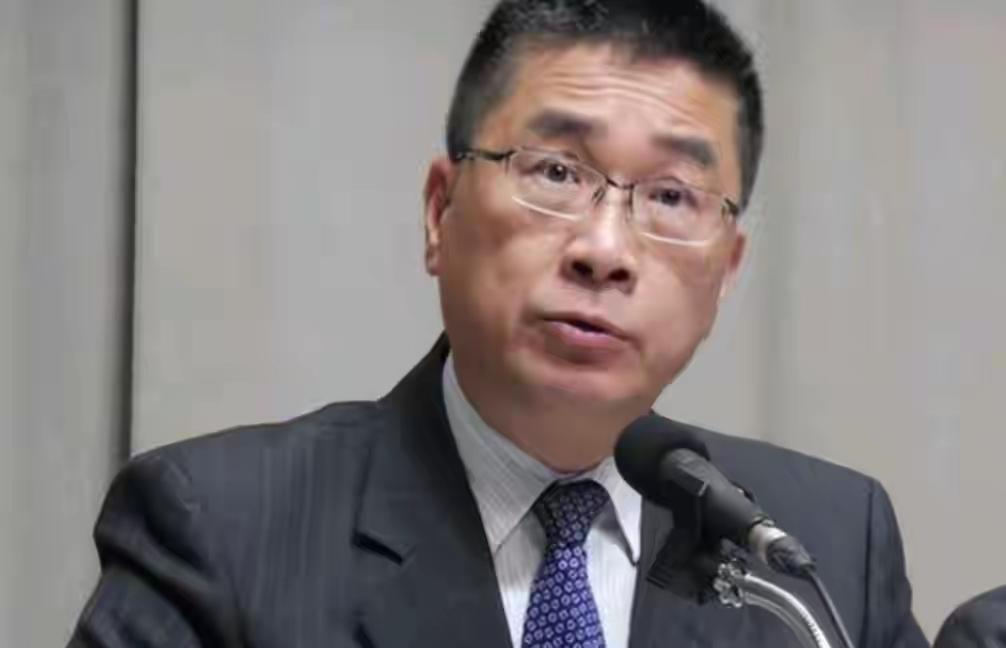 徐国勇又整新活！这边刚认亲认到祖宗，转头就翻脸不认了，这波操作让网友都整不会了。