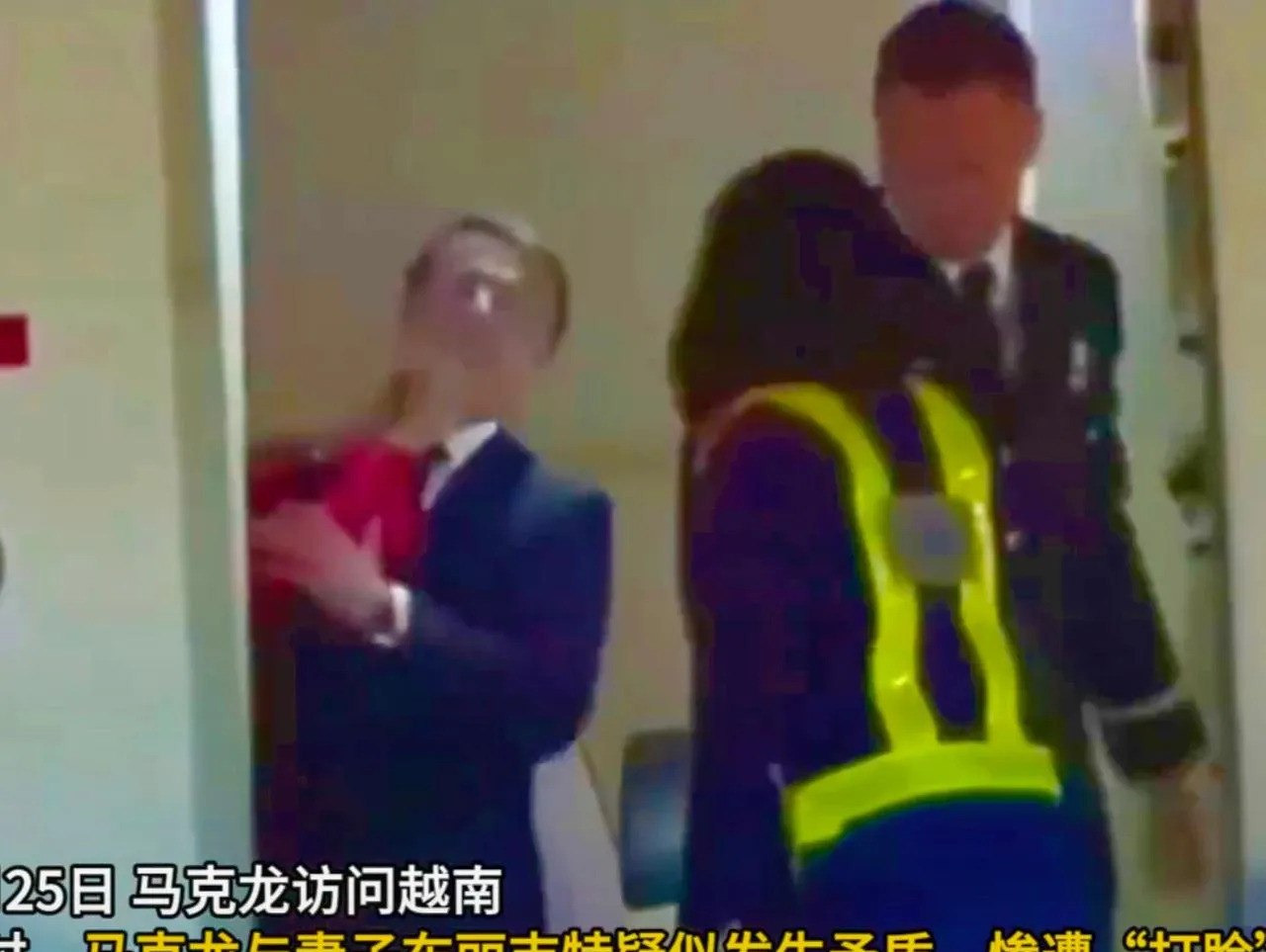 马克龙老婆扇了他一巴掌，他为何不敢吭声？天呐，马克龙被老