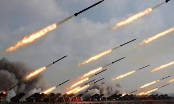 5000枚导弹齐射，日本拿什么拦？拿头拦吗？这根本不是战争，这是“物理格式化”！