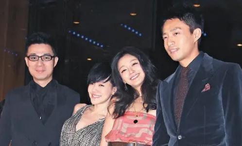 2005年，正在拍戏的大S，接到小S的电话：“姐姐，我怀孕了，我要和许雅钧结婚。