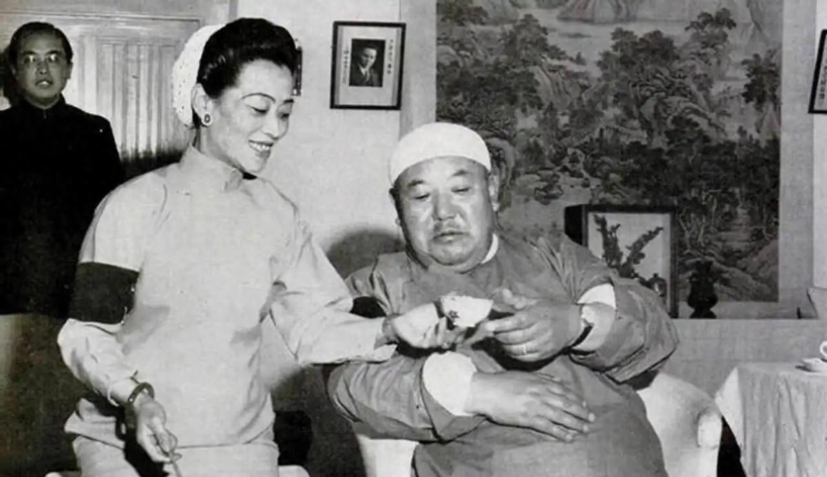 马鸿逵的四姨太究竟有多美？她身姿纤细气质出众，即使到了六十多岁依然优雅动人19