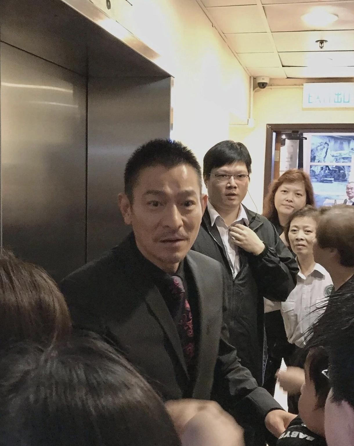 刘德华看着像拍投名状时期，他不能胖，否则发腮容易。65这状态真可以了，对比梁朝伟