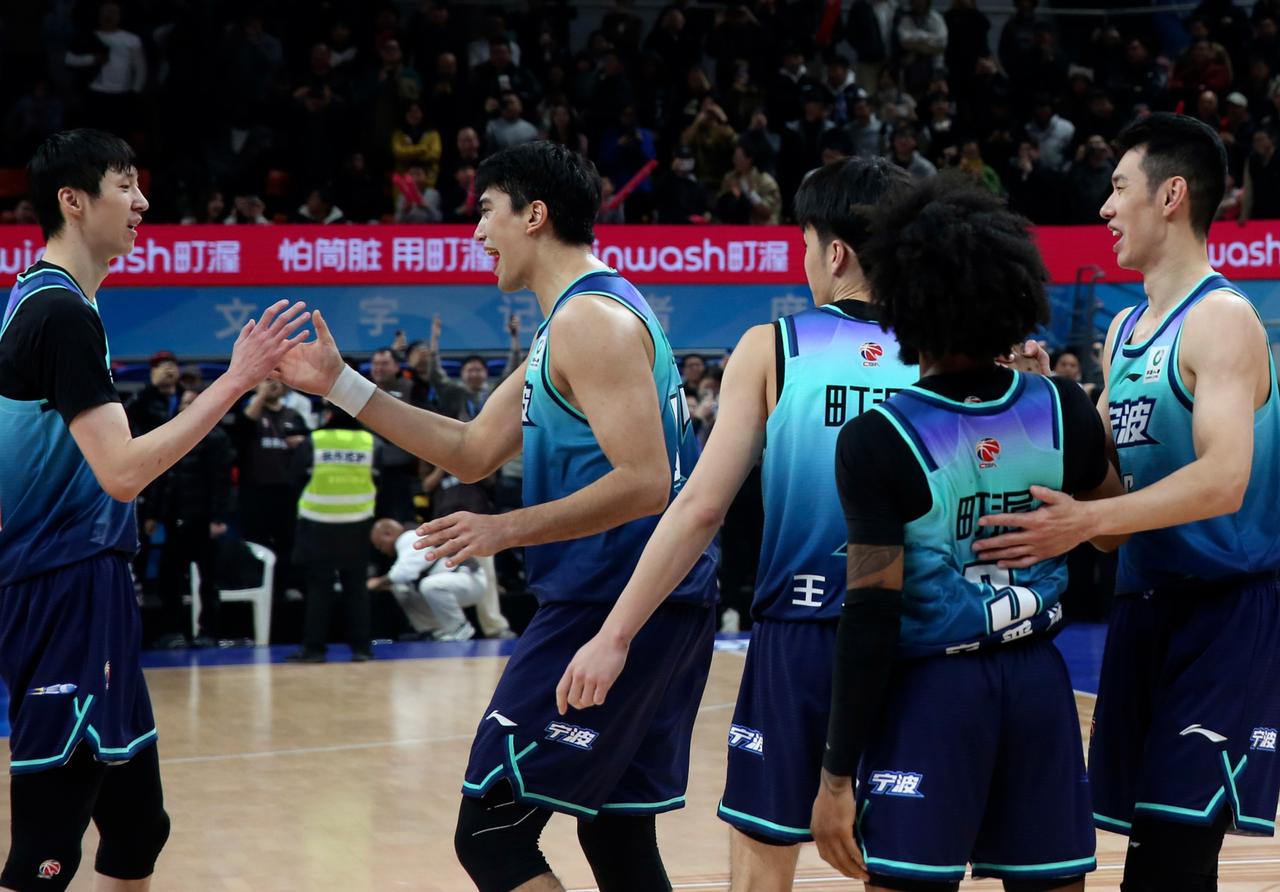 新疆队将成就宁波队？再度迎来一场惨败？还真有这个可能！在接下来的这场遭遇战中，格