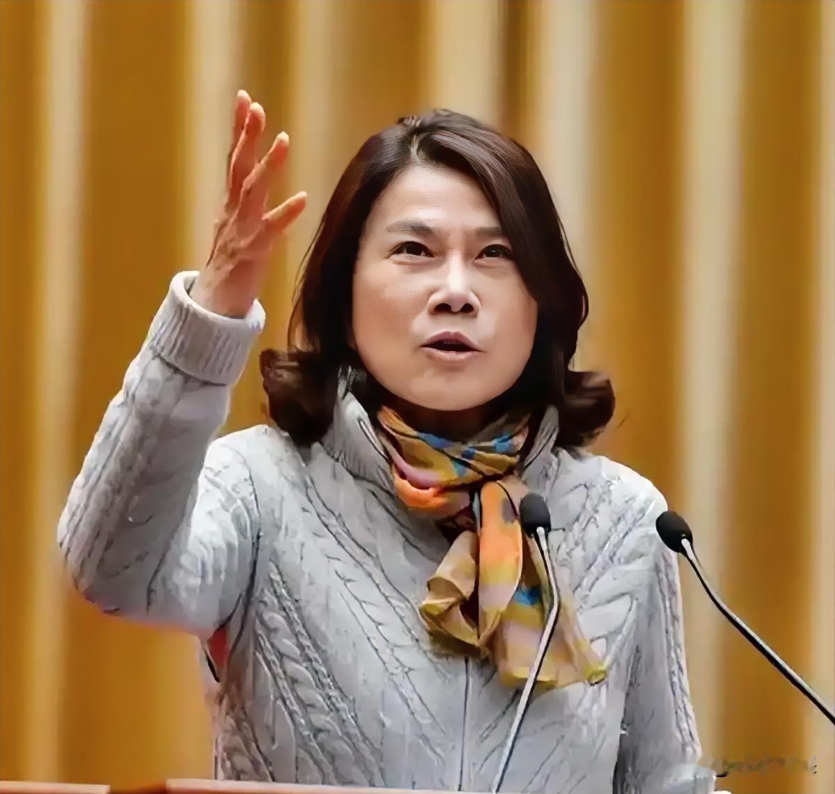 董明珠回应了，关于当年那句被全网追着讨论的“不用海归派”。说本意不是觉得海归