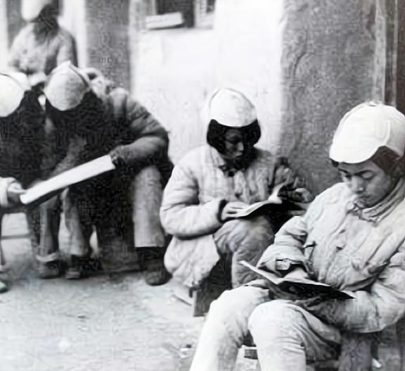 1943年10月，王光被俘，她要求见日军军官，日军军官以为她要招供，大喜，便走了