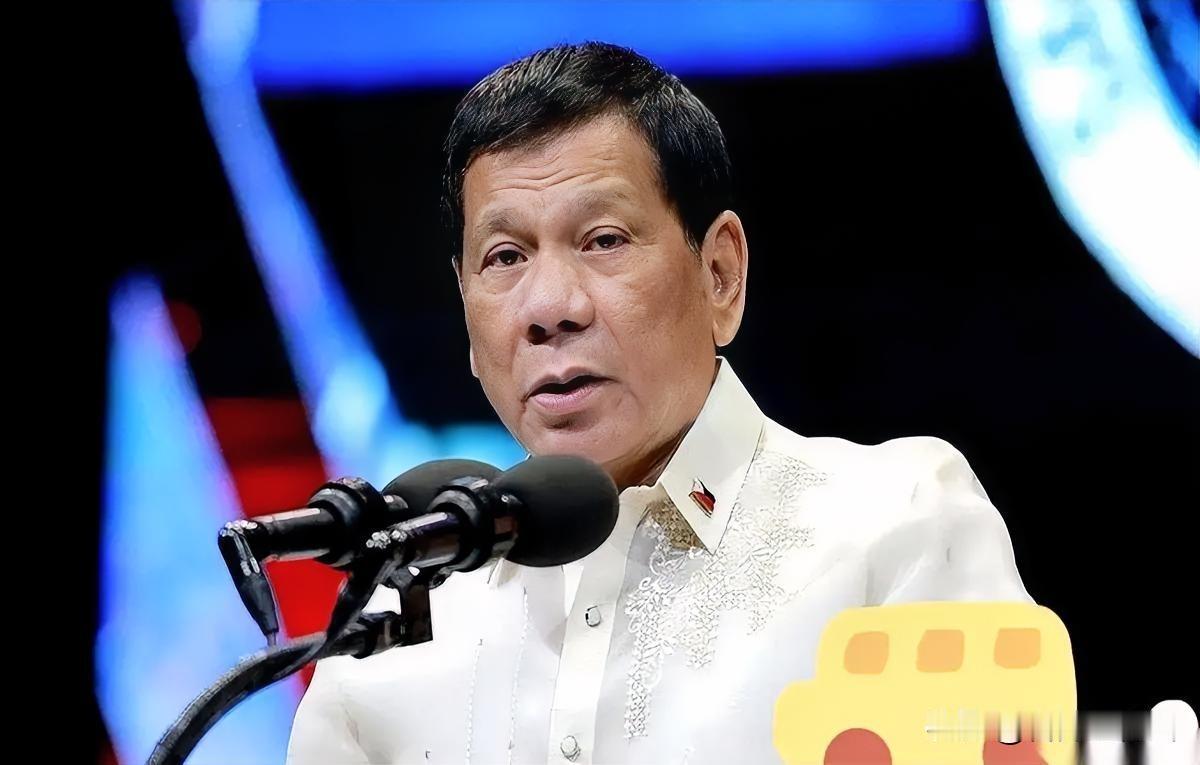 1月31日，黄岩岛上空没有虚与委蛇，只有实力说话！中国人民解放军南部战区轰-6K