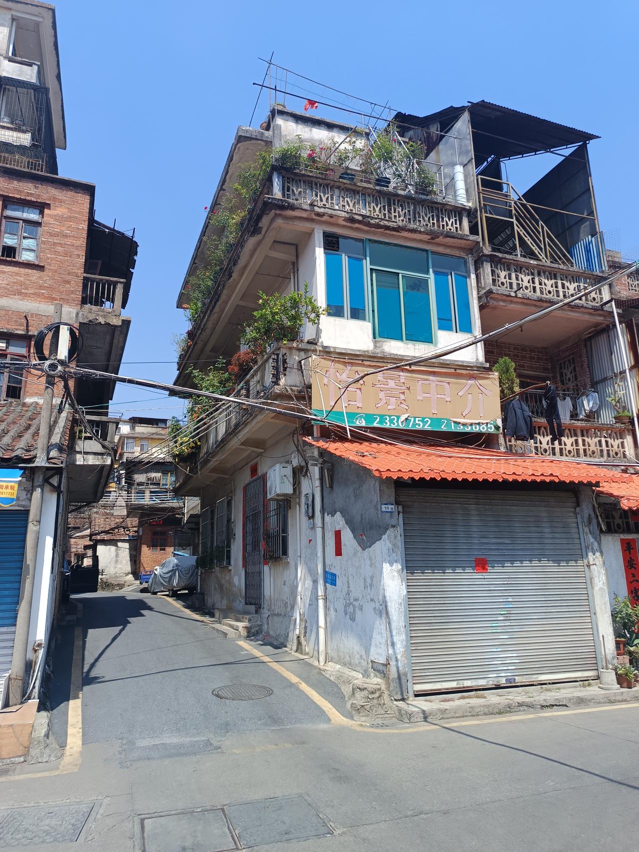 我终于知道为什么肇庆有这么多钱用6亿做无人车用5亿8,000万修三条街道却